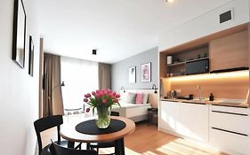 Bk Aparthotel Praga - National Stadium - Comfortable Apartment For 4 People